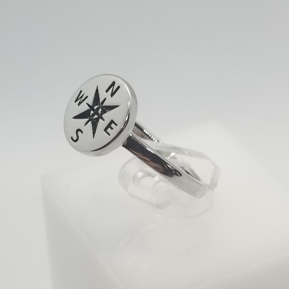 925 Sterling Silver Wanderlust Round Compass Ring - Picture 2 of 7